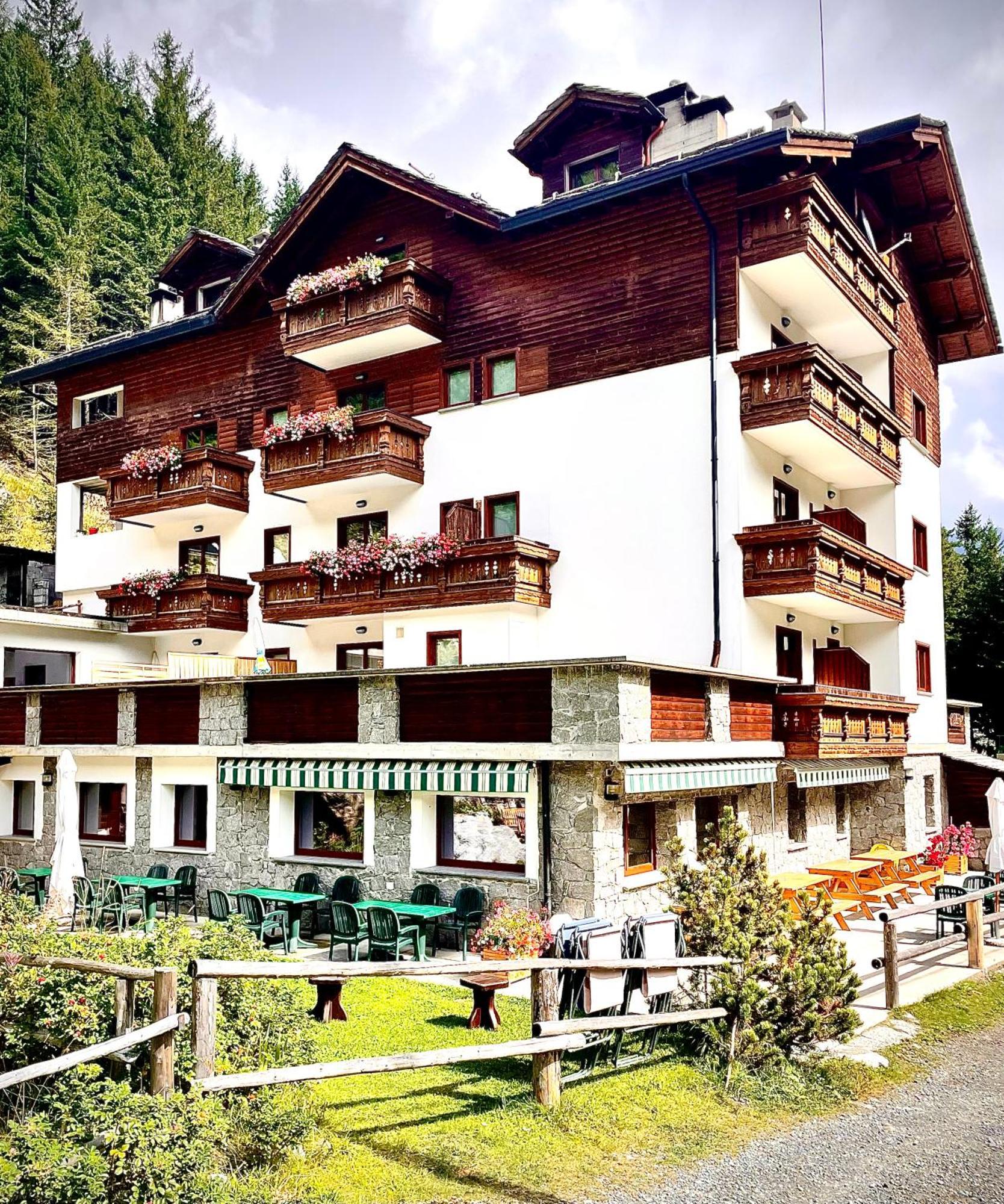 Hotel Gembro Chiesa in Valmalenco Ngoại thất bức ảnh