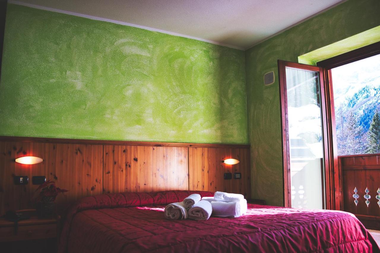 Hotel Gembro Chiesa in Valmalenco Ngoại thất bức ảnh